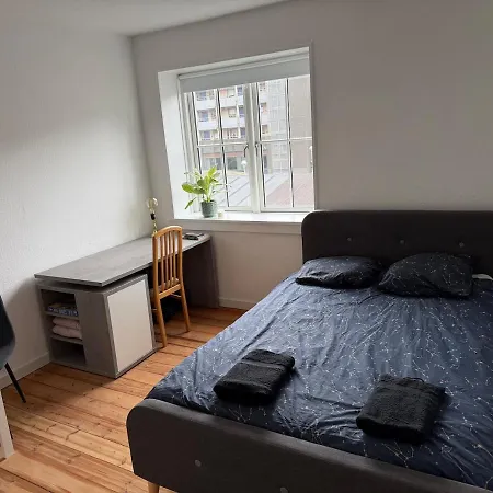 Leilighet 2-room In The Center - 300 M From The Station - Newly Renovated *