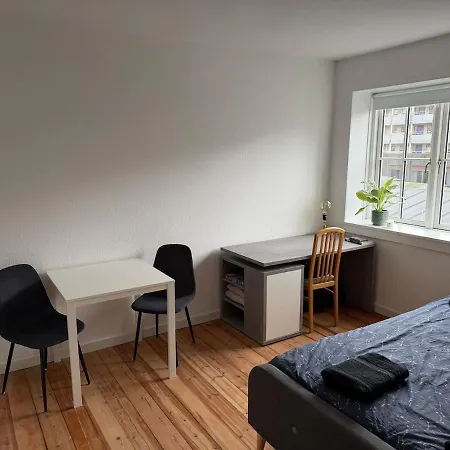 Leilighet 2-room In The Center - 300 M From The Station - Newly Renovated