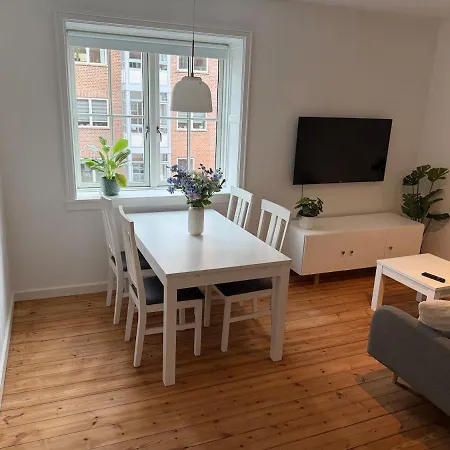 2-room In The Center - 300 M From The Station - Newly Renovated Appartement *